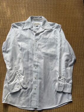 Classic White Oxford Cloth Long-Sleeve Button-Up Dress Shirt